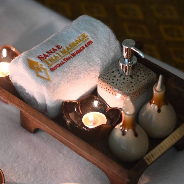 Oil massage in Bangkok room with relaxing atmosphere